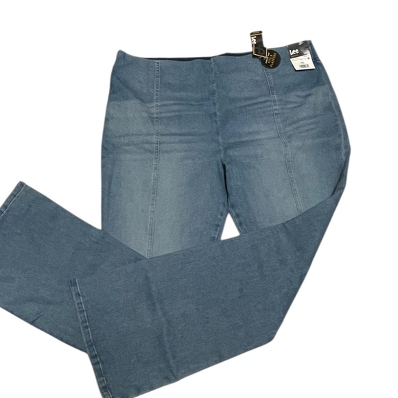 Lee Women's Heritage High Rise Pull On Flare Jean Size XXL NWT - Picture 4 of 13